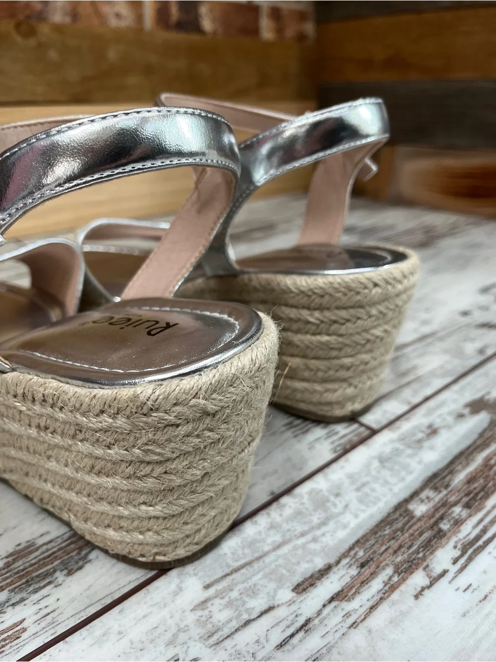 NWOT Ruiee Silver Herringbone Espadrille Wedge Sandals Wide Width Women’s 11.5W